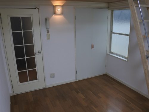 角部屋で採光面2面 (内装)